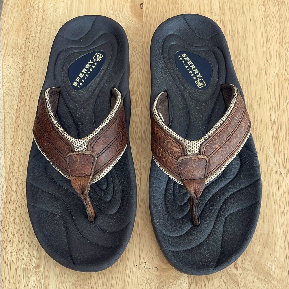 SPERRY Top Sider Men's Brown Sandals
Size 10
